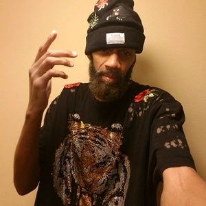 Meet your Posher, Dennis